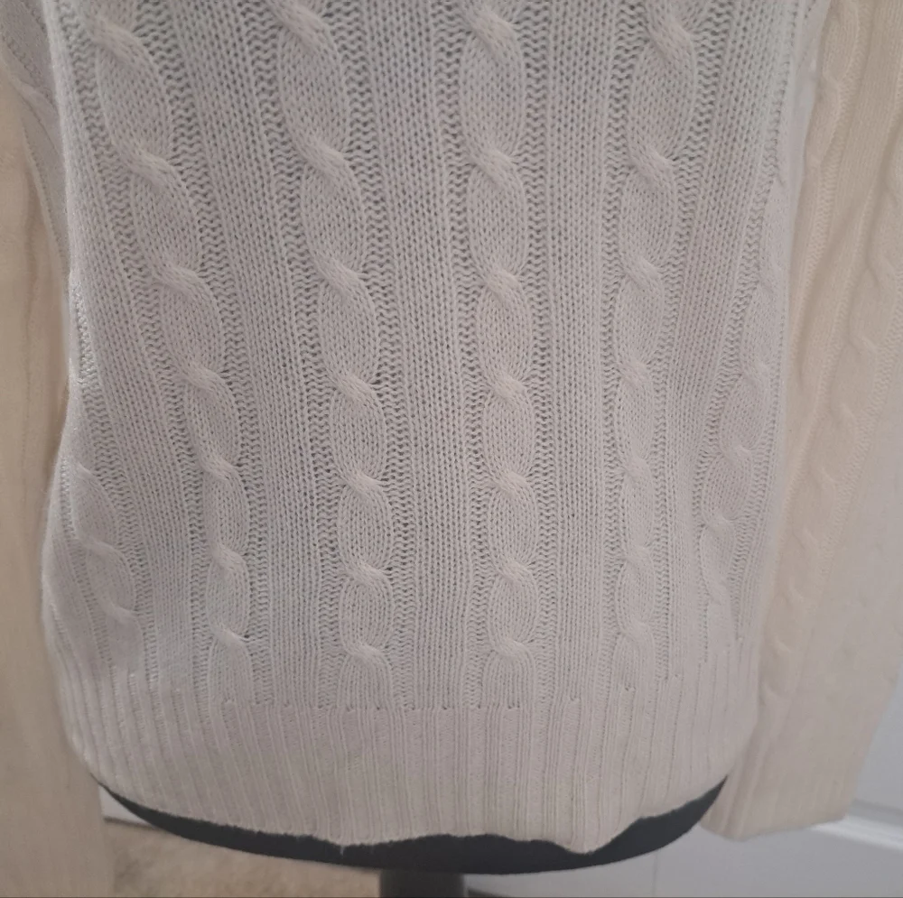 100% Cashmere Cable Knit Sweater Size L 12 -14